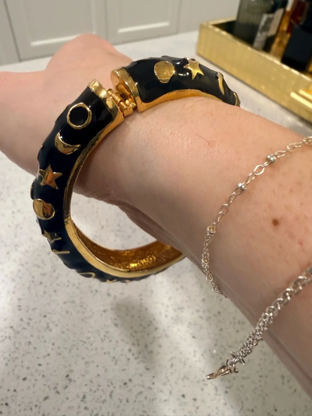 Vintage Kenneth Jay Layne (KJL) Night Sky Bangle in Black and Gold - Picture 5 of 8